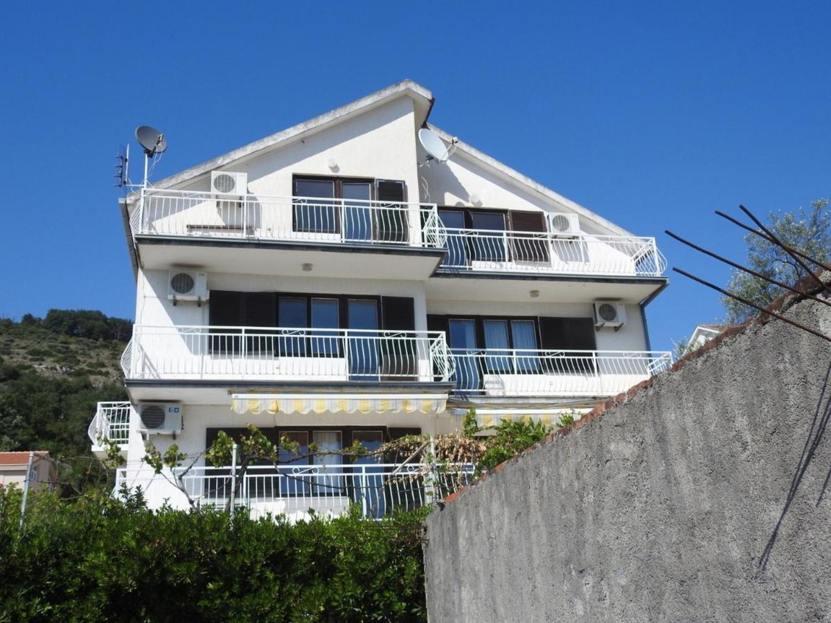 Madam Svetlana Bed & Breakfast Tivat Dış mekan fotoğraf