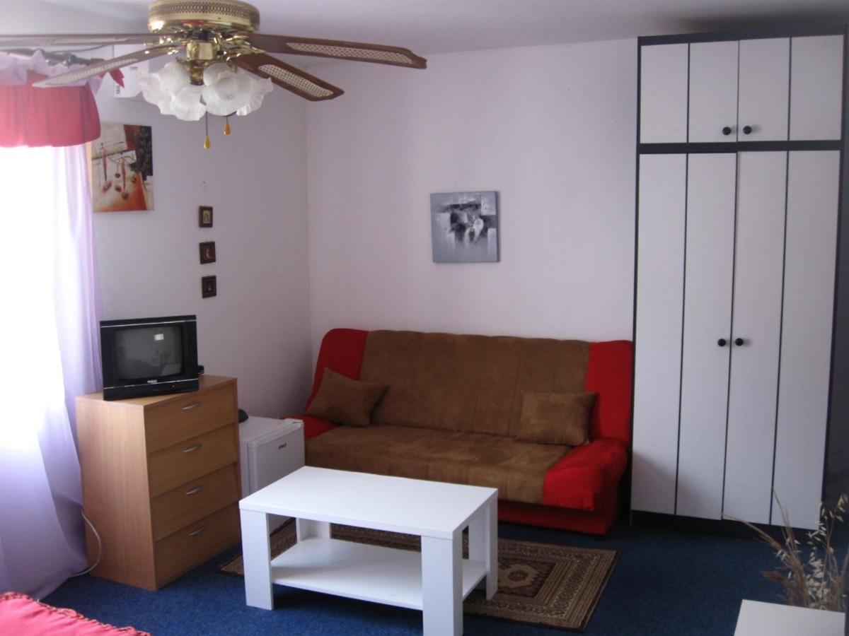 Madam Svetlana Bed & Breakfast Tivat Dış mekan fotoğraf