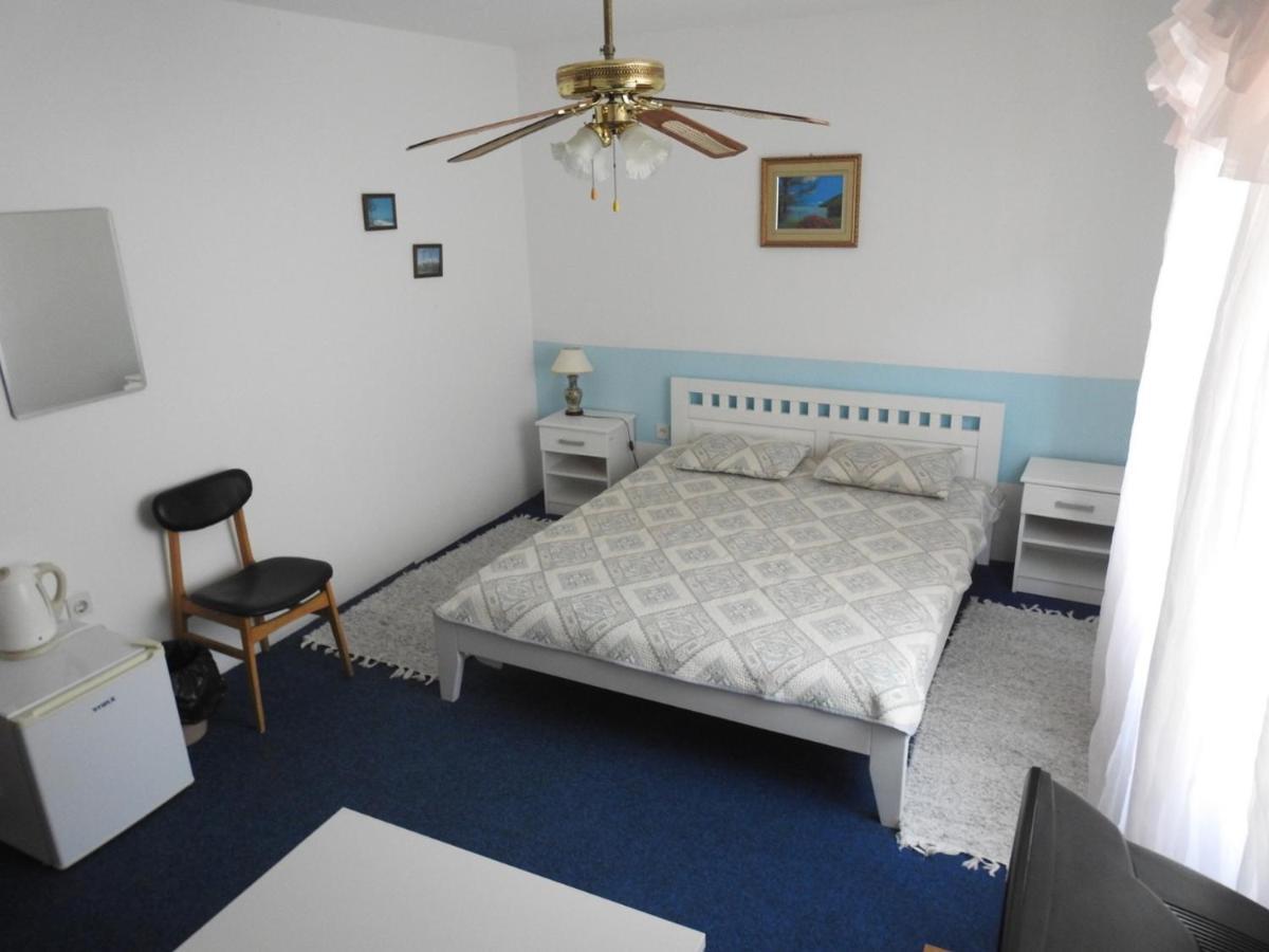 Madam Svetlana Bed & Breakfast Tivat Dış mekan fotoğraf